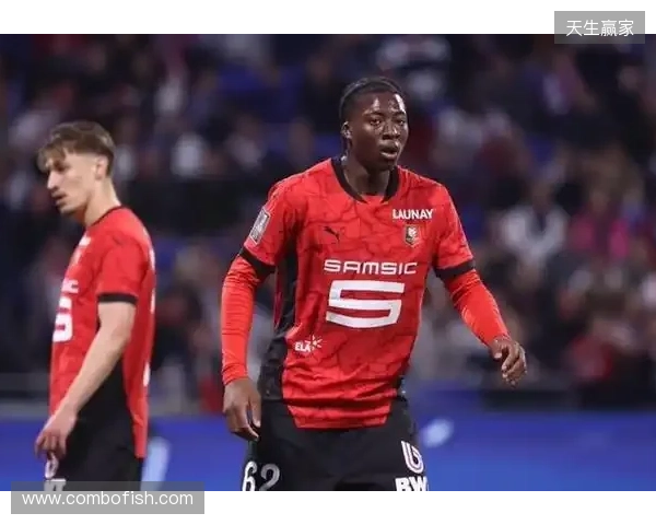 卫报记者:曼联考虑加强对雷恩前锋梅特的追求,身价3000万欧左右 卫报记者:曼联考虑加强对雷恩前锋梅特的追求,身价3000万欧左右